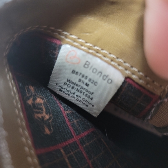 Blondo Waterproof Suede Tan Buckle Zip Booties 9.5 EUC - Picture 10 of 10